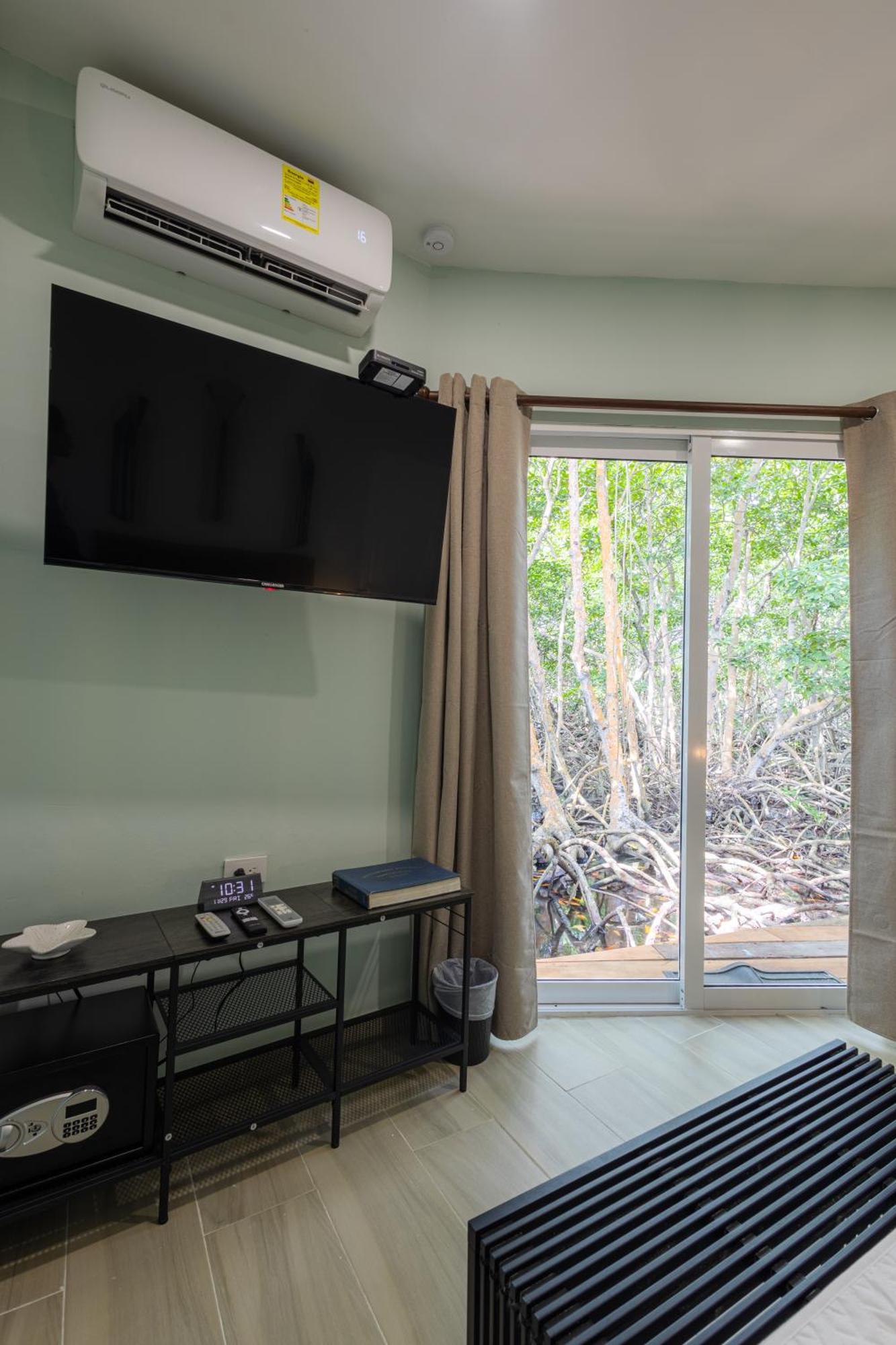 Fragata Island House Guest house